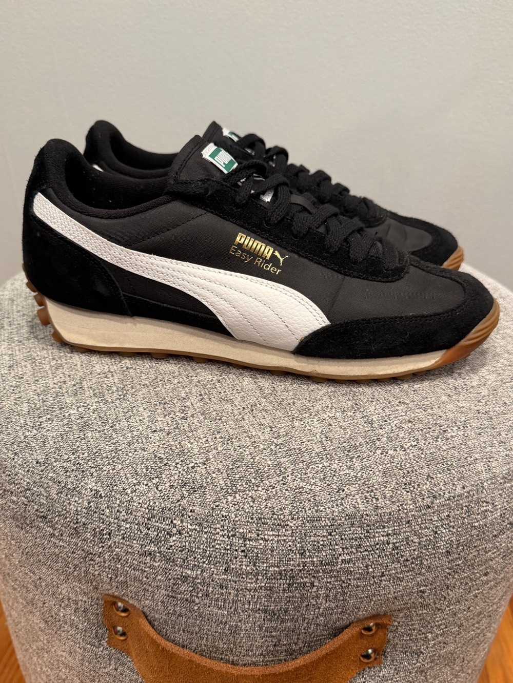 Puma Black and White Easy Rider Retro Runner Sneakers Gum Soles - 8.5M Like New!